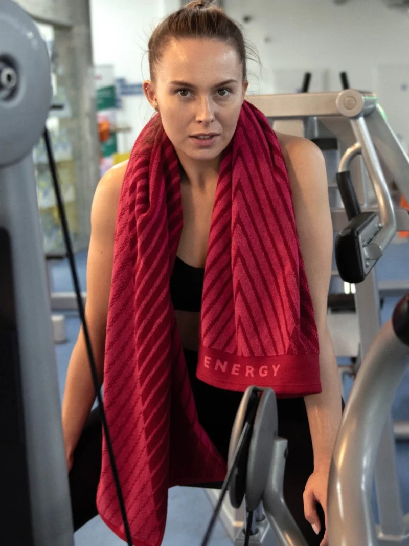 ENERGY Sporttörölköző - Bordó - Image 6