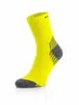 COMODO RUN COMPRESSION neonsárga kompressziós futózokni elölnézetből, packshot sportoláshoz és edzéshez