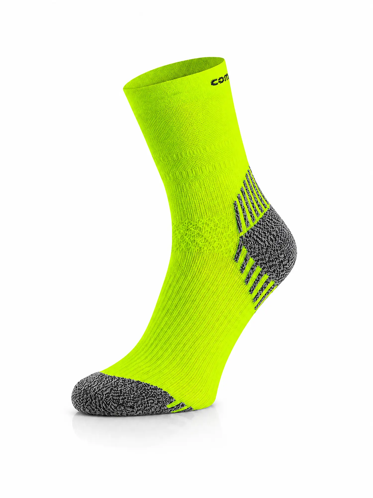 RUN COMPRESSION Kompressziós futózokni +ezüstion – Neonzöld 4 COMODO RUN COMPRESSION neonzöld futózokni elölnézetből, kompressziós kialakítással aktív mozgáshoz
