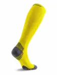 RUN COMPRESSION Kompressziós hosszú szárú futózokni +ezüstion – Sárga 12 COMODO RUN COMPRESSION sárga kompressziós futózokni rugalmas illeszkedéssel és stabil tartással