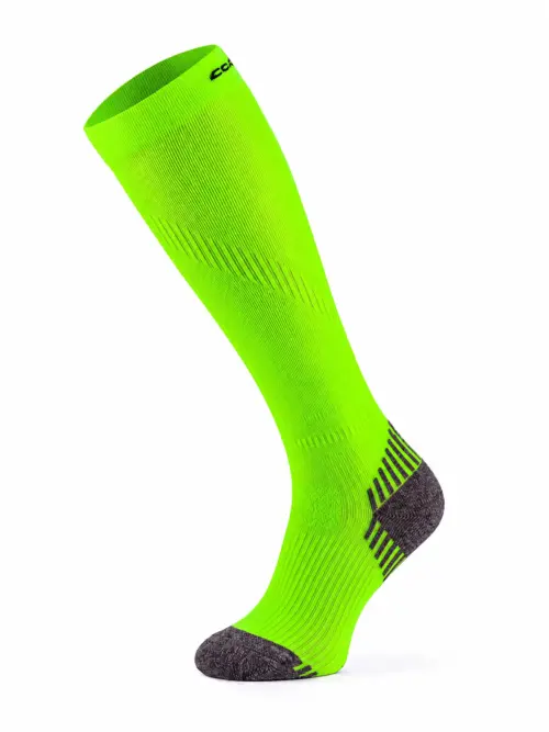 COMODO RUN COMPRESSION mentazöld hosszú szárú sportzokni rugalmas illeszkedéssel