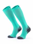 RUN COMPRESSION Kompressziós hosszú szárú futózokni +ezüstion – Menta 14 COMODO RUN COMPRESSION menta hosszú szárú futózokni kompressziós kialakítással futáshoz