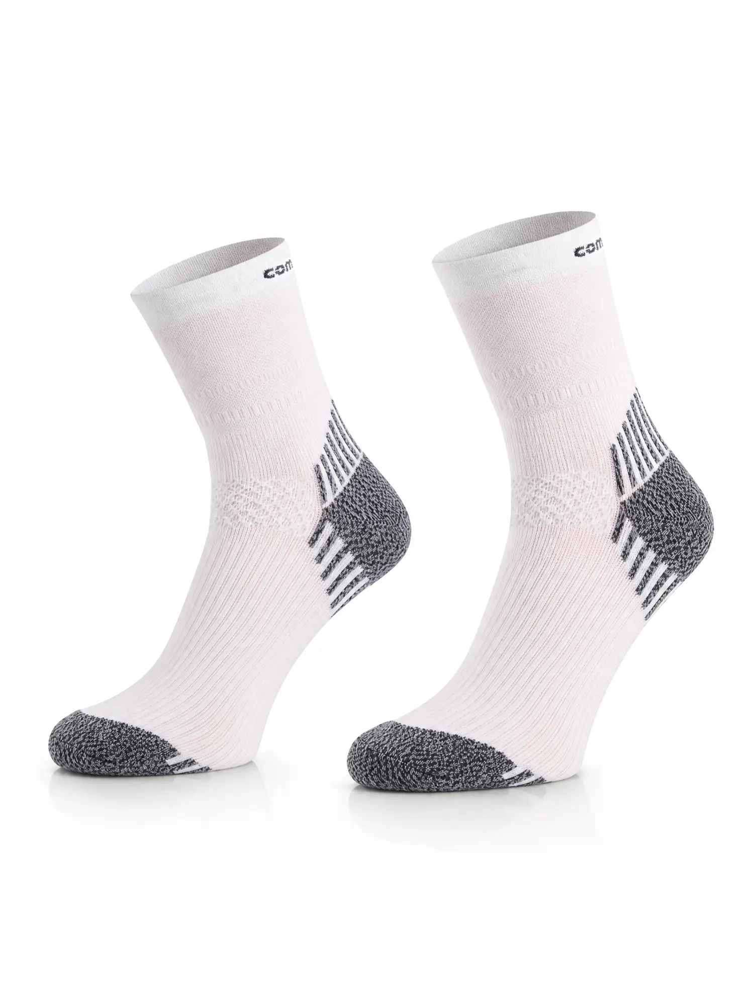 RUN COMPRESSION Kompressziós futózokni +ezüstion – Fehér 7 COMODO RUN COMPRESSION fehér kompressziós futózokni párban, futáshoz és aktív életmódhoz