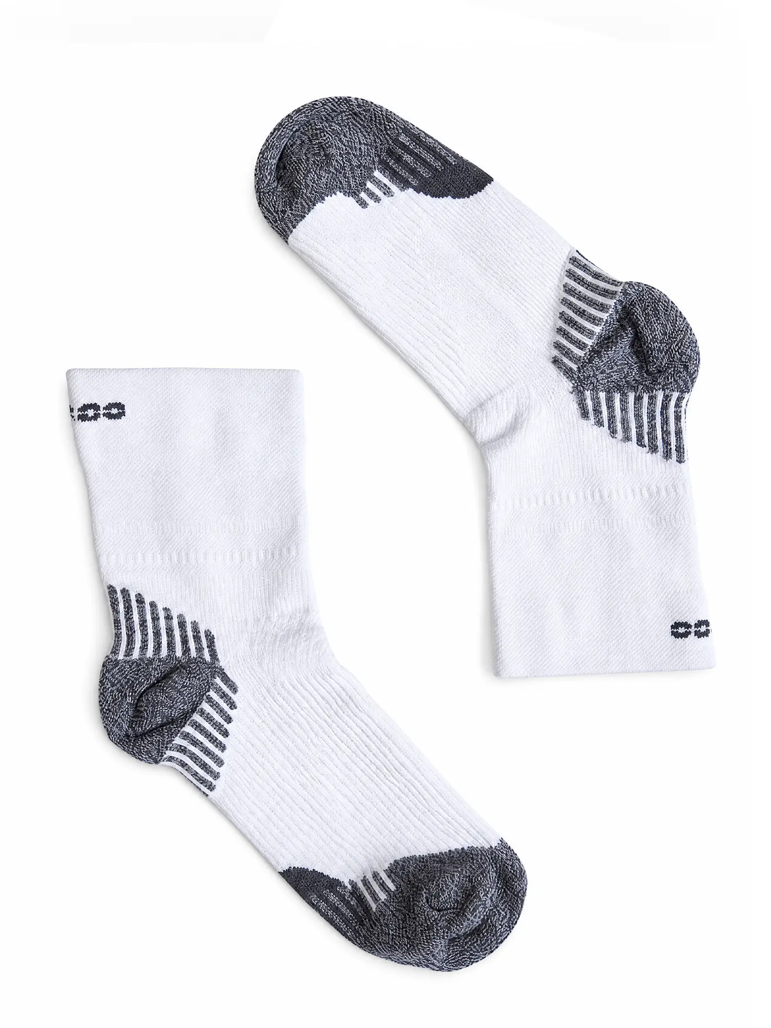 RUN COMPRESSION Kompressziós futózokni +ezüstion – Fehér 6 COMODO RUN COMPRESSION fehér kompressziós sportzokni felülnézetből, rugalmas és stabil illeszkedéssel